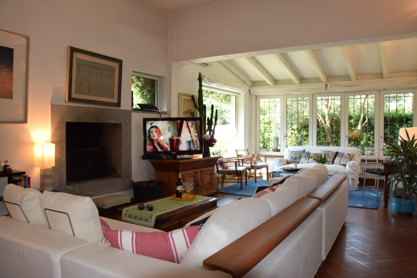 Villa con giardino, Pietrasanta focette