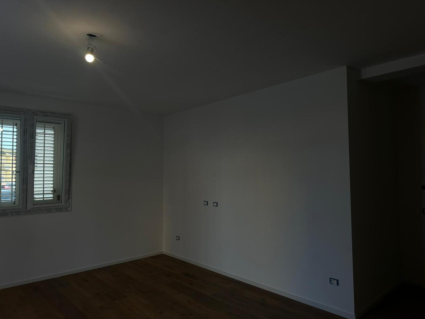 Trilocale nuovo, Capraia e Limite limite