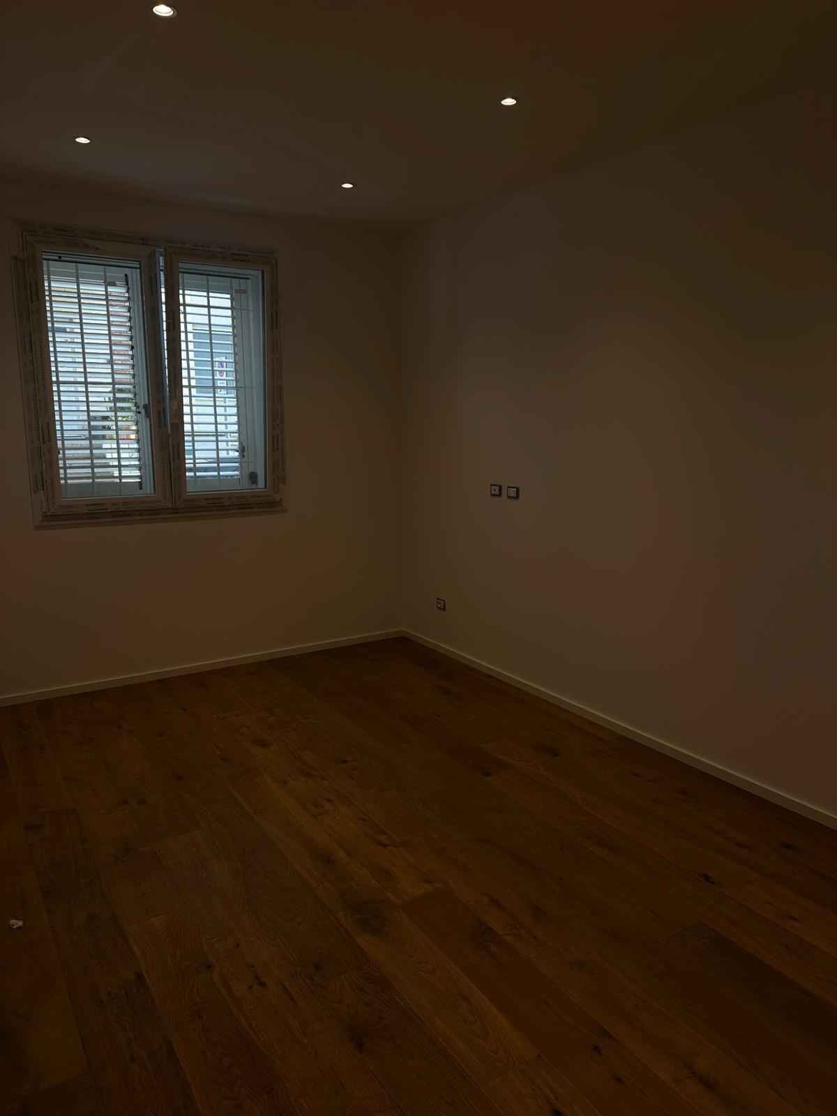 Trilocale nuovo, Capraia e Limite limite