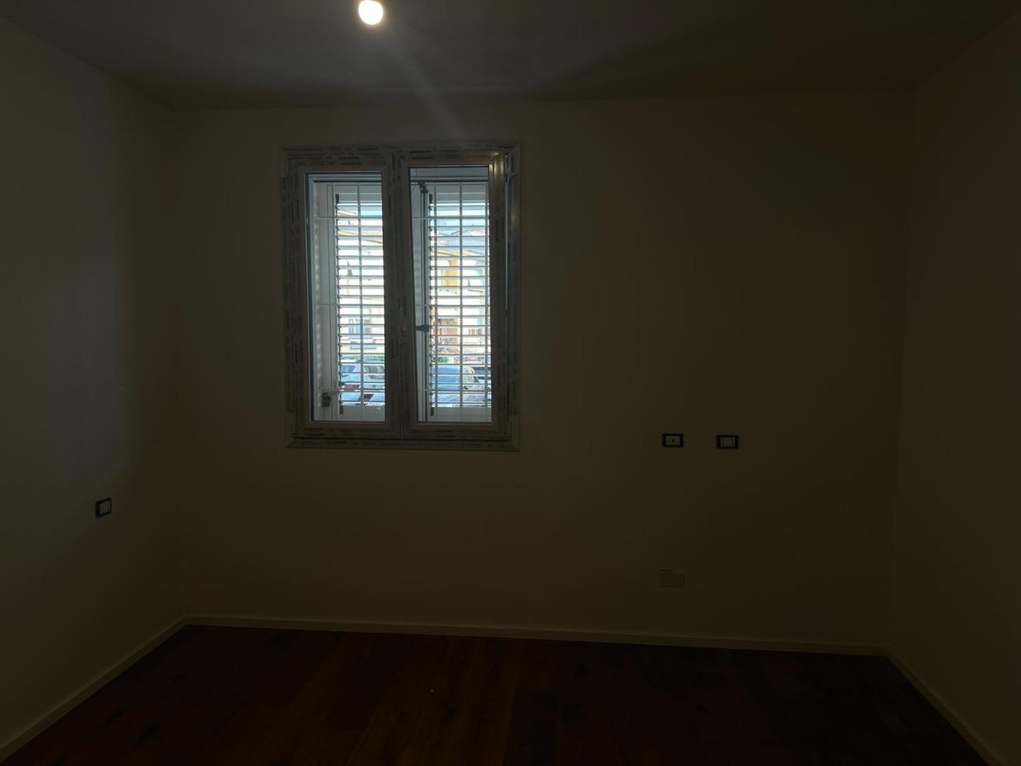 Trilocale nuovo, Capraia e Limite limite