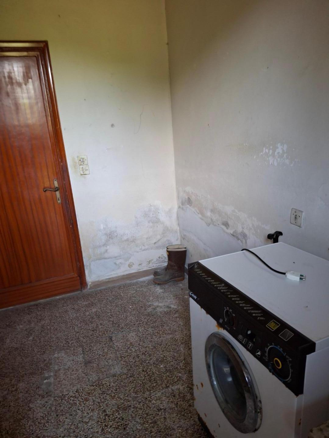 Casa indipendente da ristrutturare a Capraia e Limite