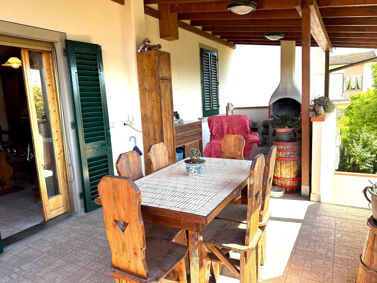 Appartamento con terrazzo, Capraia e Limite limite