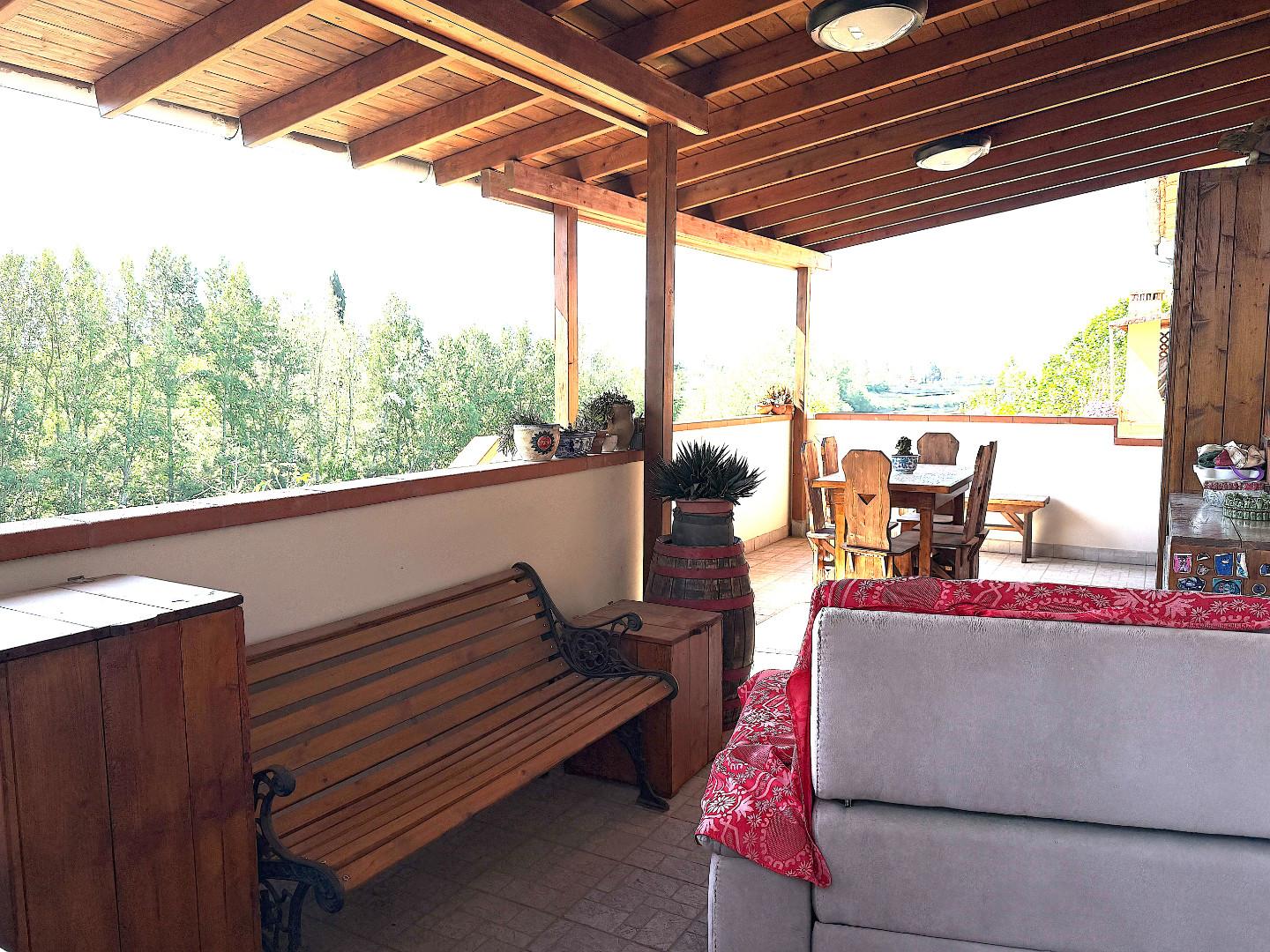 Appartamento con terrazzo, Capraia e Limite limite