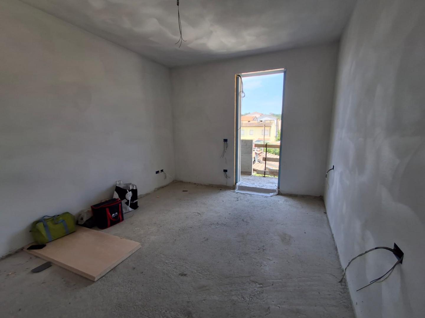 Trilocale con terrazzi a Capraia e Limite
