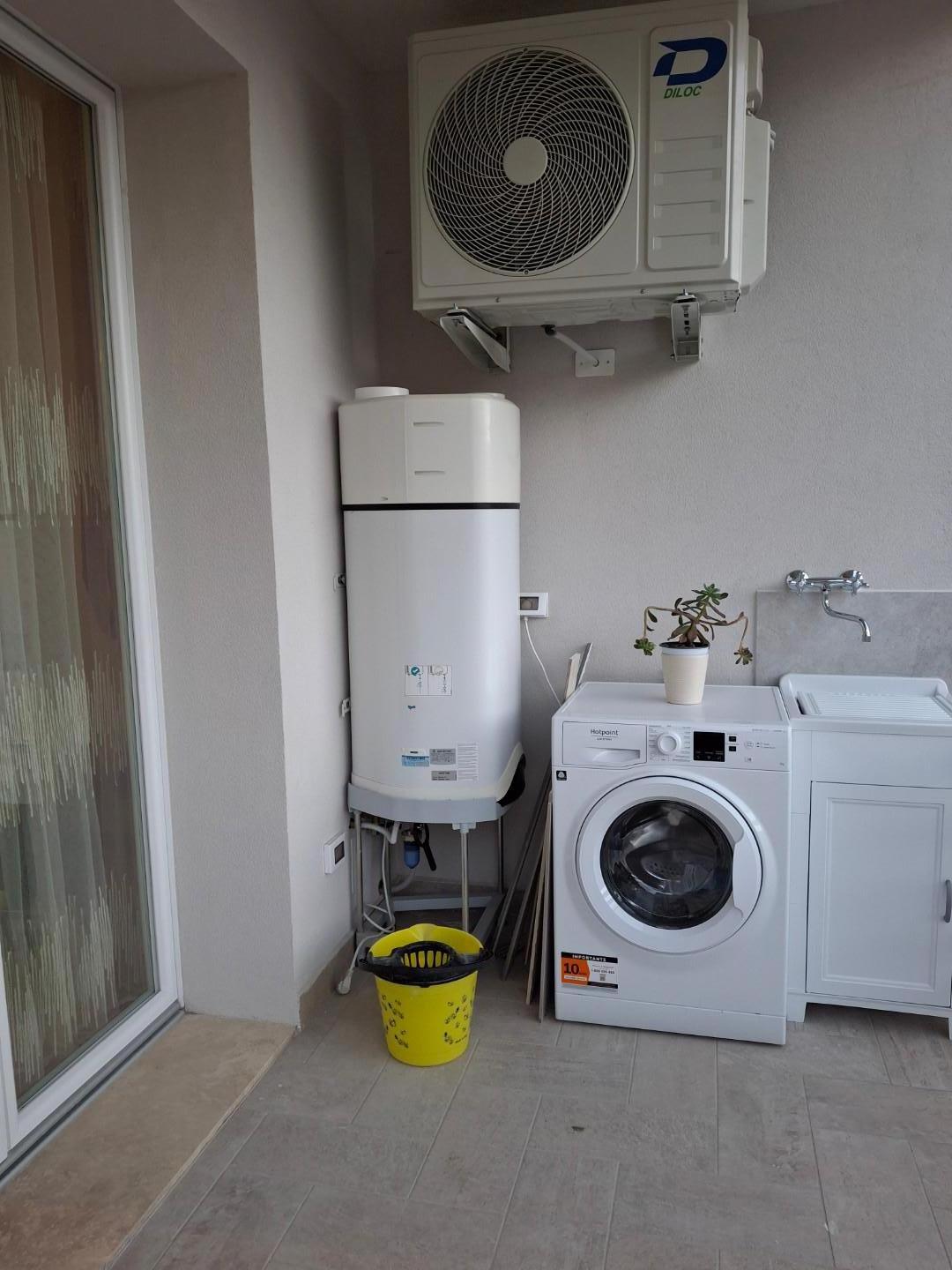 Trilocale arredato in affitto a Capraia e Limite