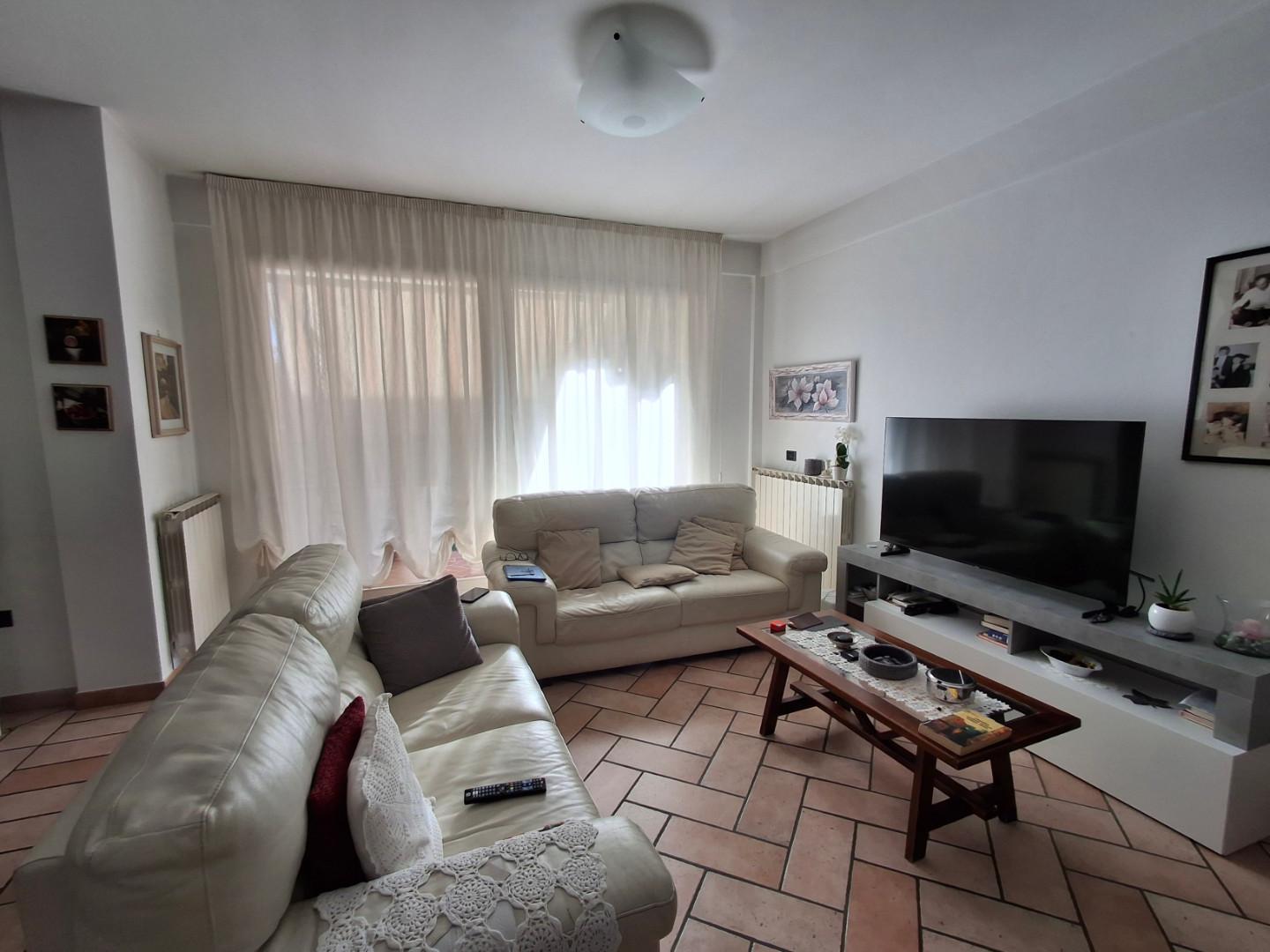 Villa con giardino a Capraia e Limite