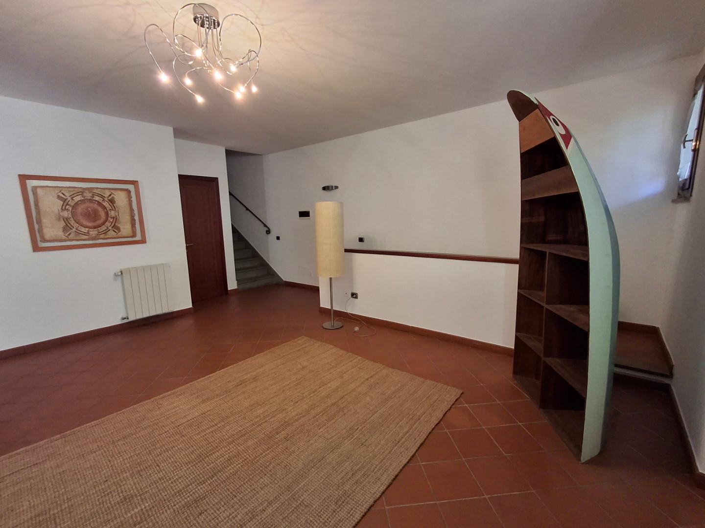 Casa indipendente con giardino a Capraia e Limite