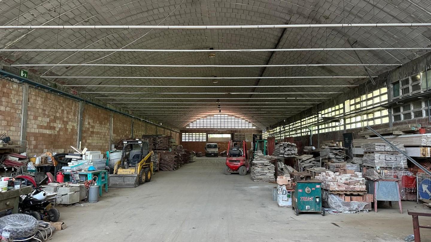 Capannone in affitto, Capraia e Limite limite