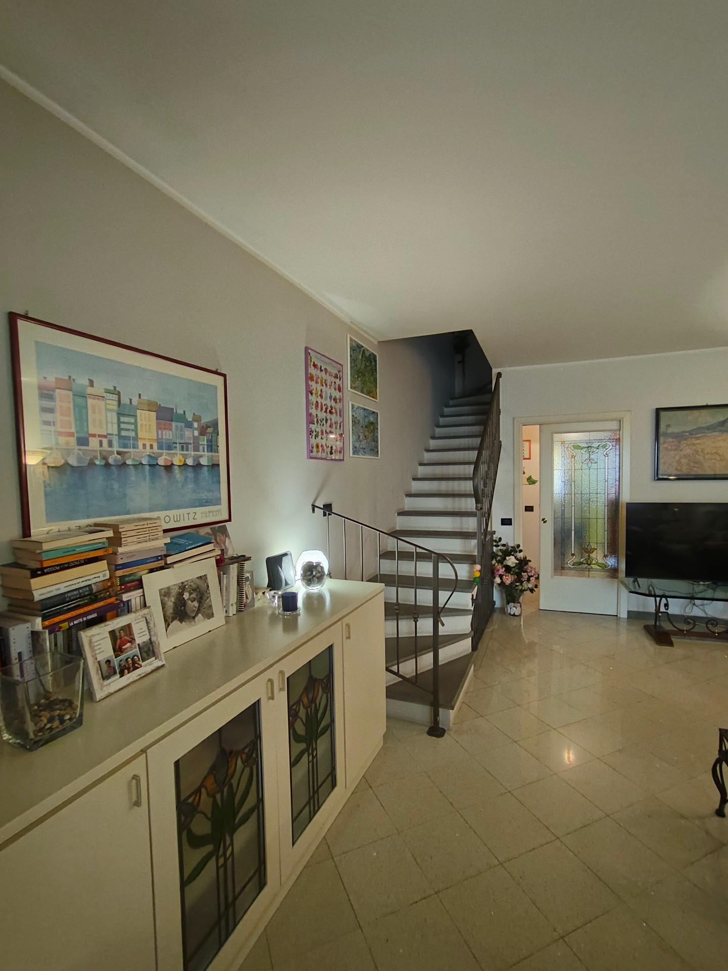 Villa con giardino, Pisa la vettola