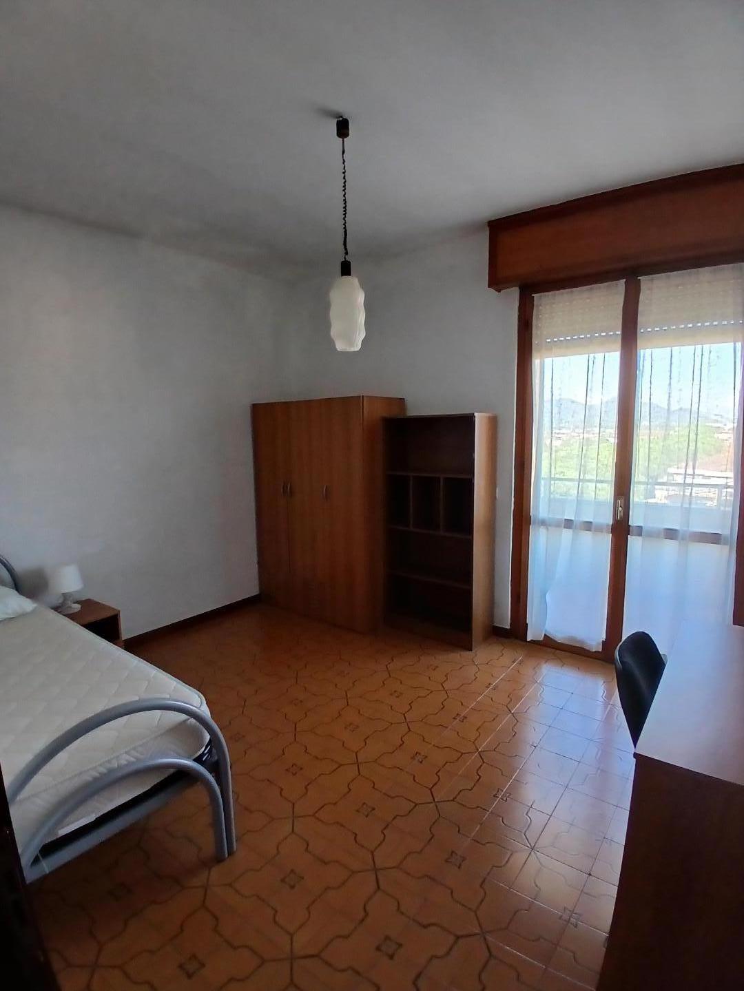 Appartamento con terrazzi, Pisa pratale