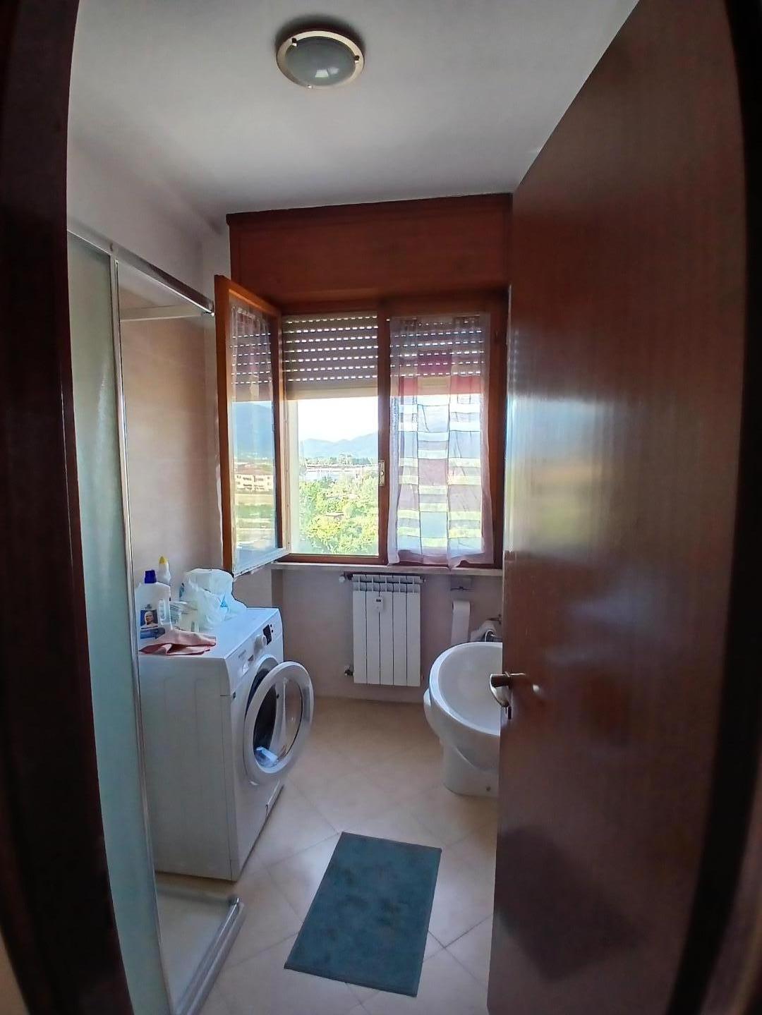 Appartamento con terrazzi, Pisa pratale