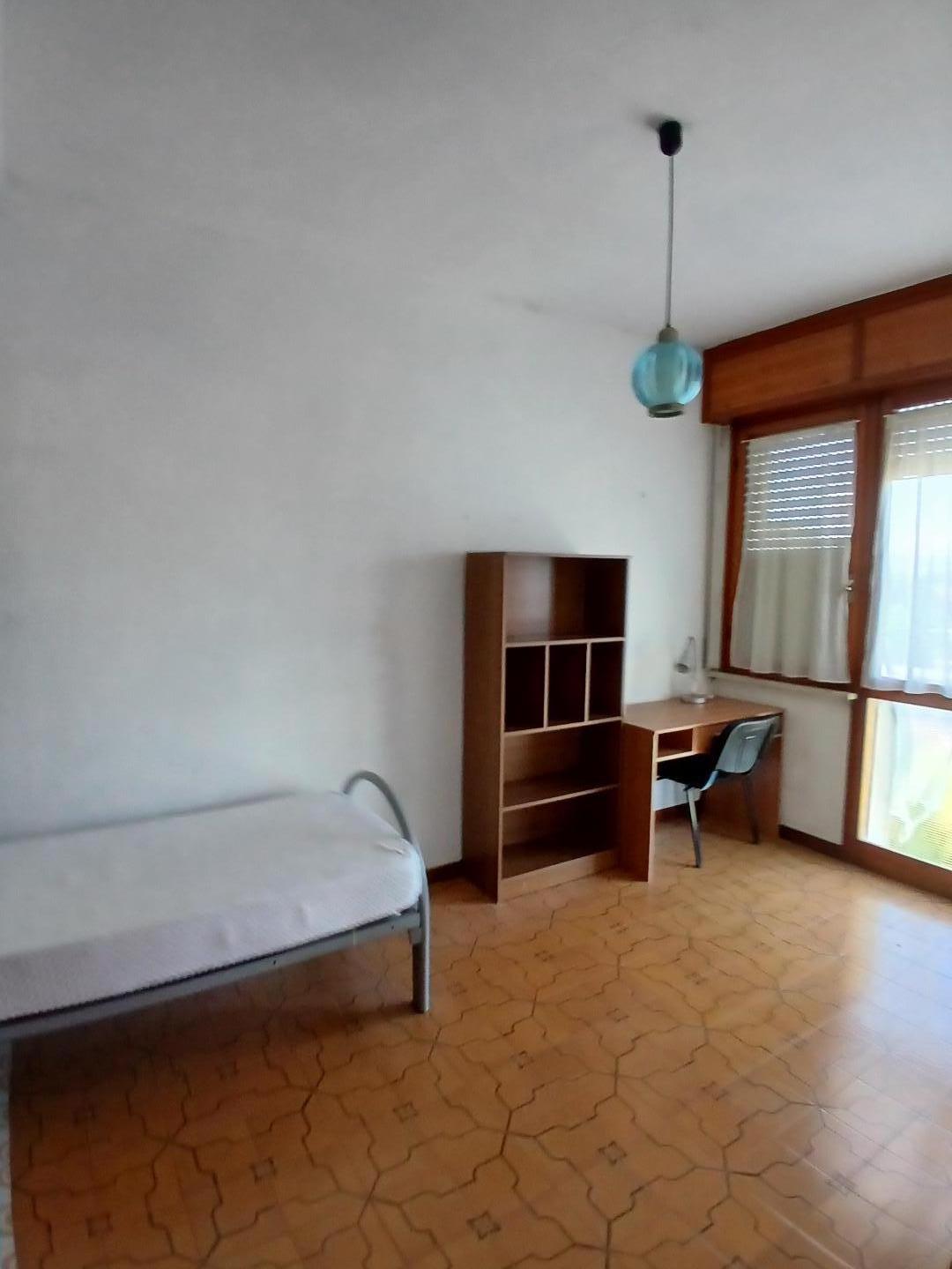 Appartamento con terrazzi, Pisa pratale