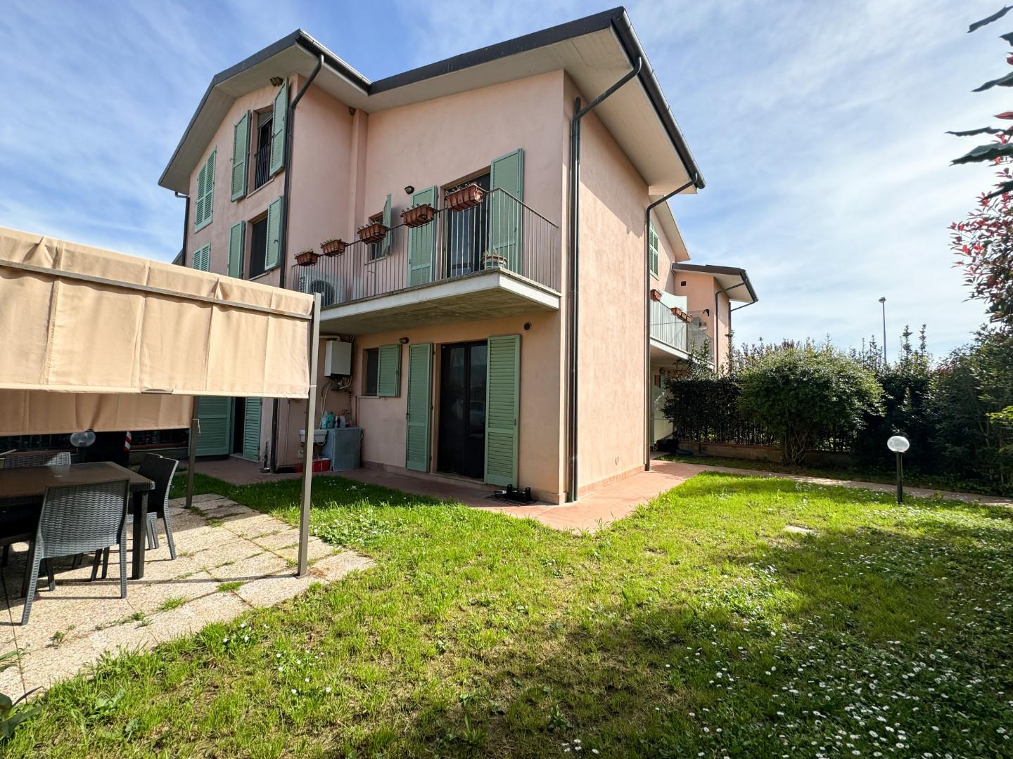 Villa Quadrifamiliari con giardino, Cascina titignano