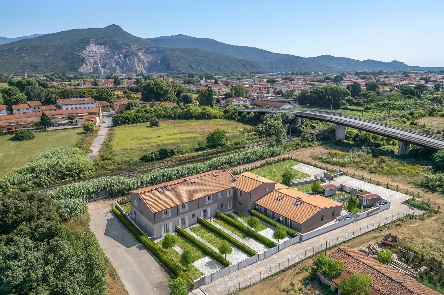 Villa con giardino, Cascina san giorgio