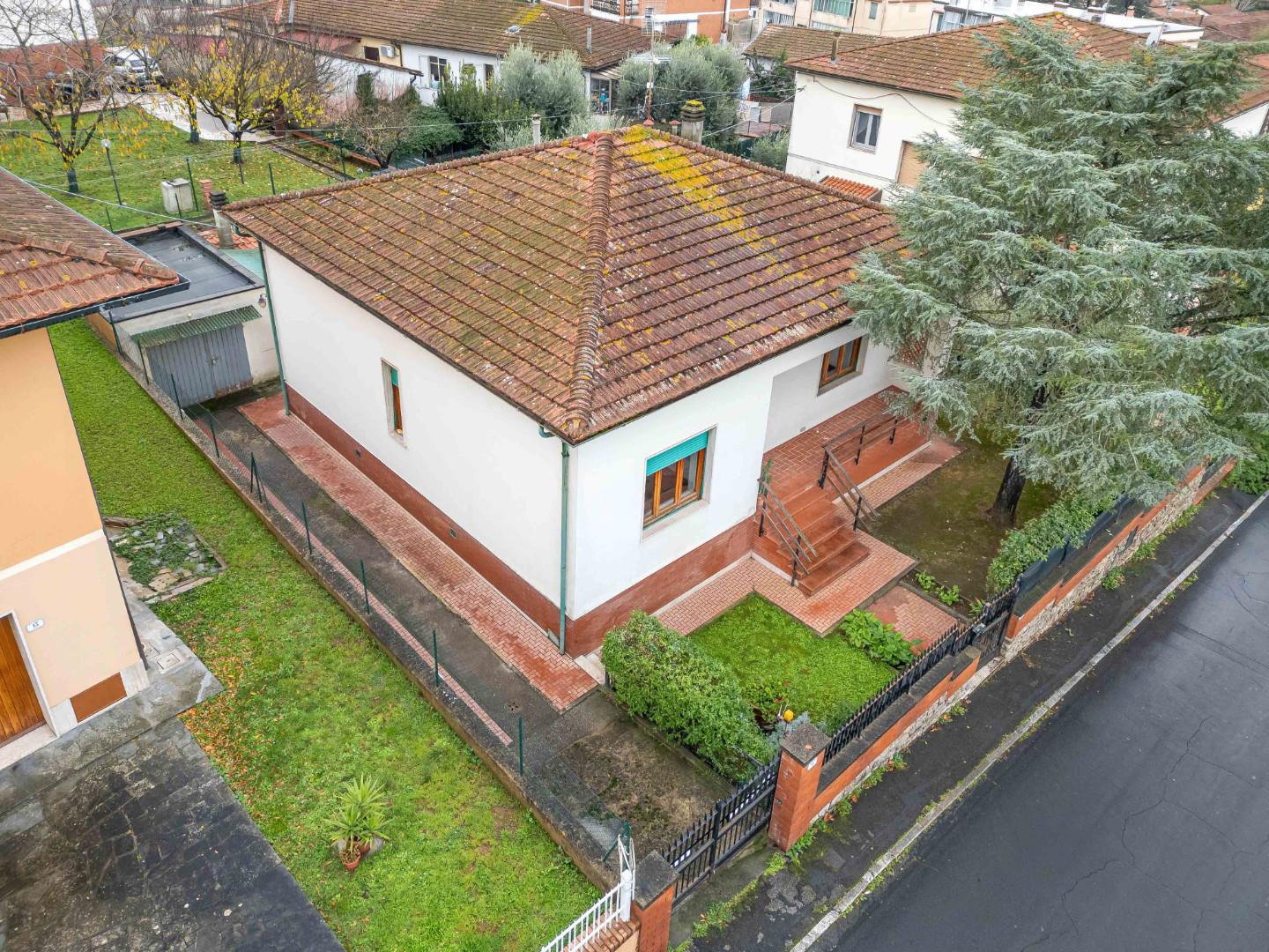 Casa indipendente con giardino a Collesalvetti