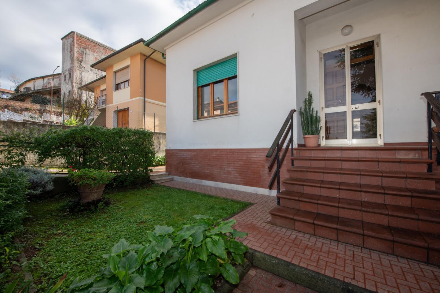 Casa indipendente con giardino a Collesalvetti