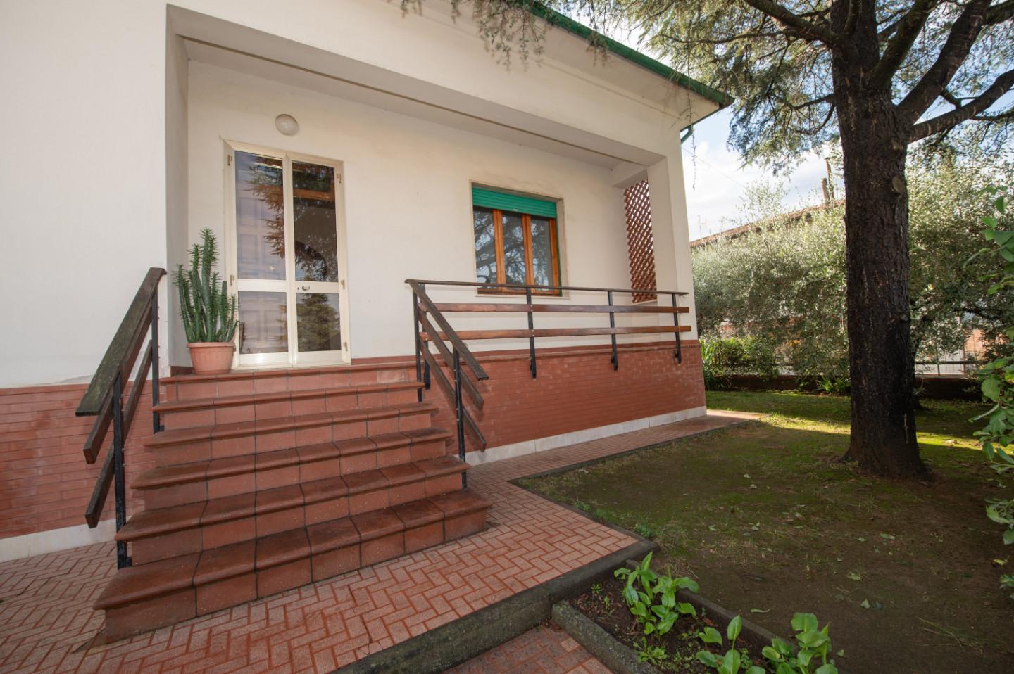 Casa indipendente con giardino a Collesalvetti
