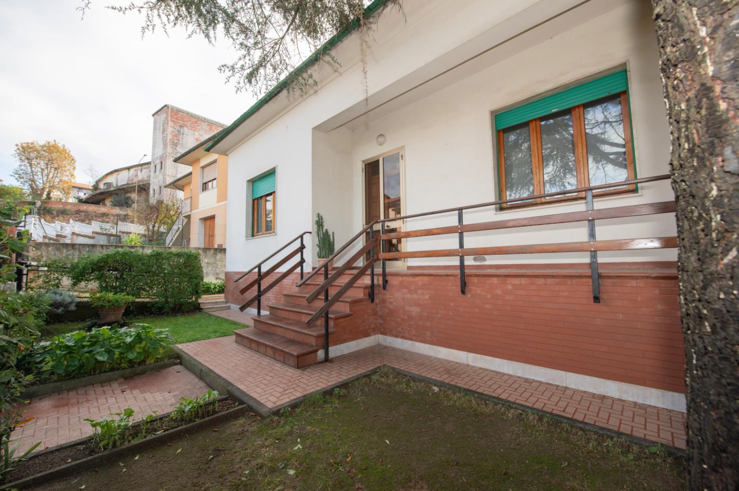 Casa indipendente con giardino a Collesalvetti