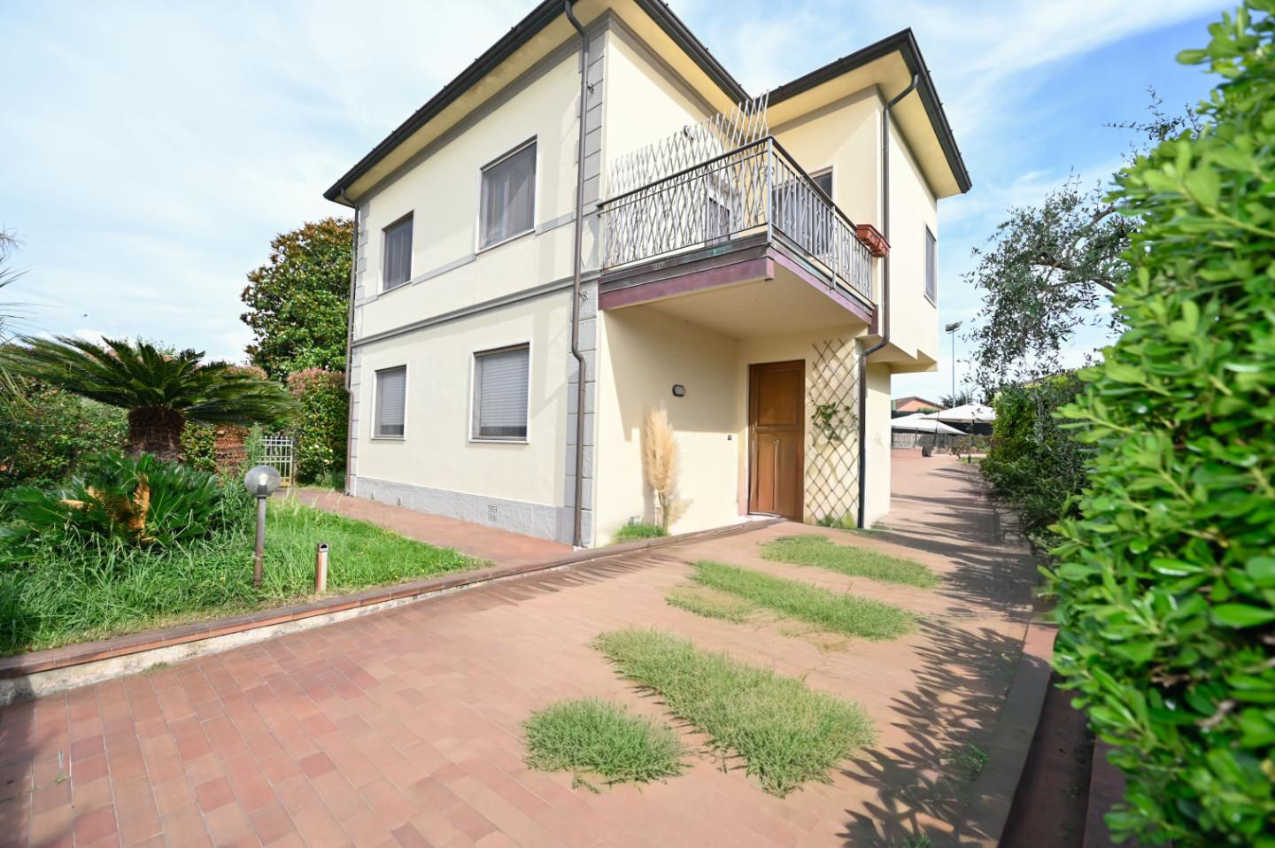 Villa con giardino, San Giuliano Terme arena metato