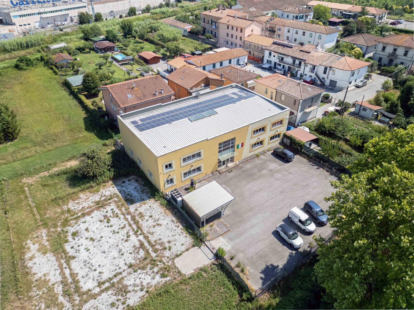 Locale commerciale in vendita, Pisa porta a lucca