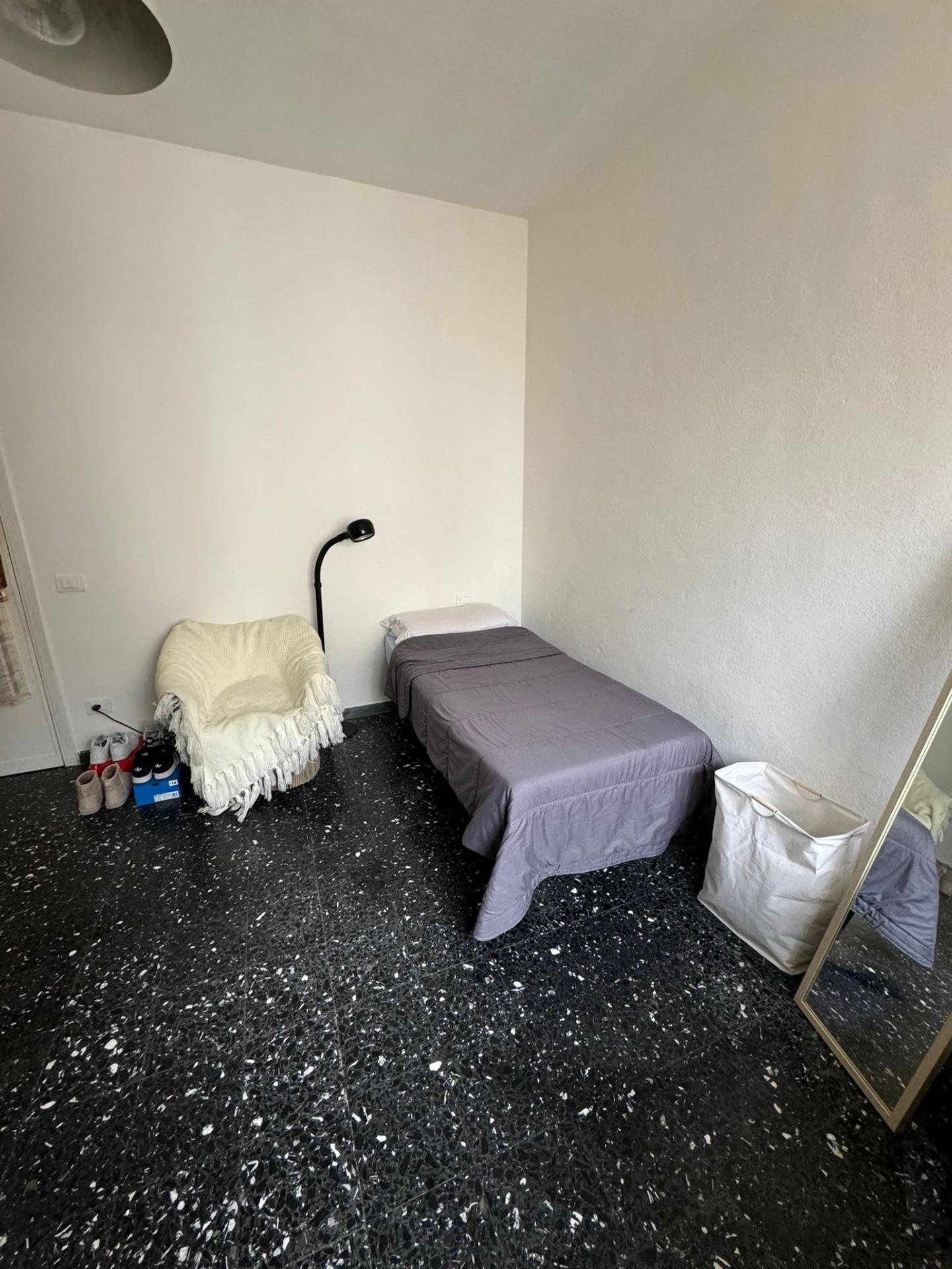 Stanza Singola con terrazzo, Pisa porta a lucca