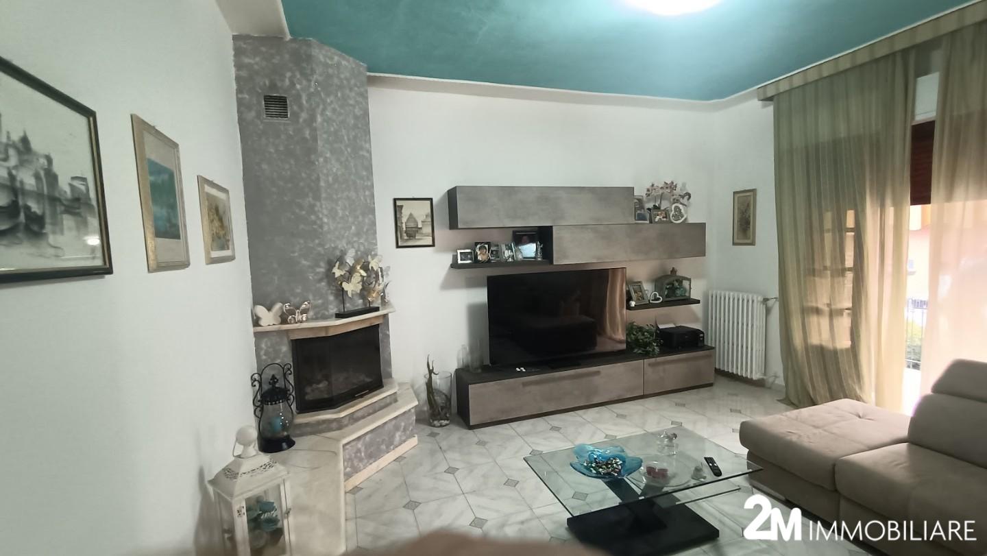 Villa con giardino, Vecchiano filettole