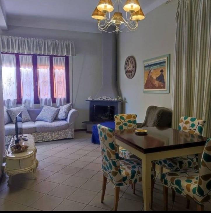 Casa indipendente arredata in affitto, Montignoso cinquale