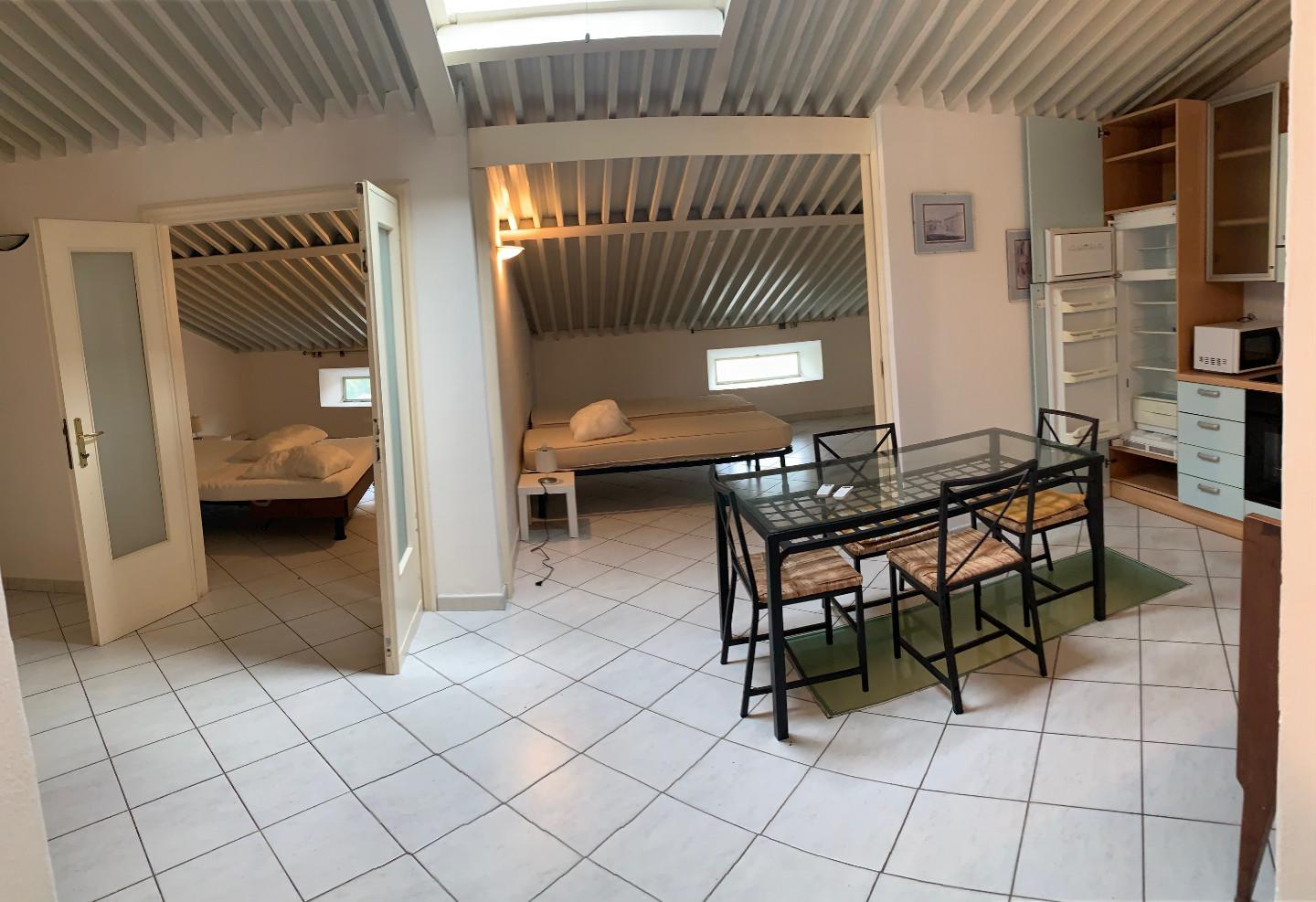 Trilocale arredato in affitto, Camaiore lido di