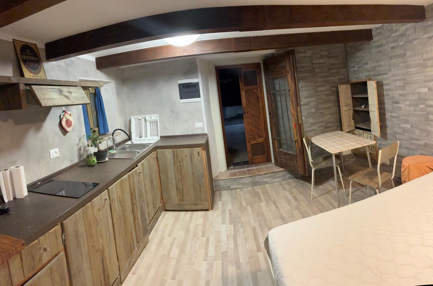 Monolocale arredato in affitto a Vicopisano