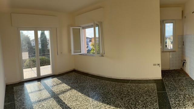 Appartamento con terrazzo, Calcinaia fornacette
