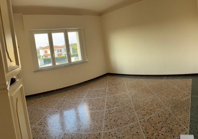 Appartamento con terrazzo, Calcinaia fornacette