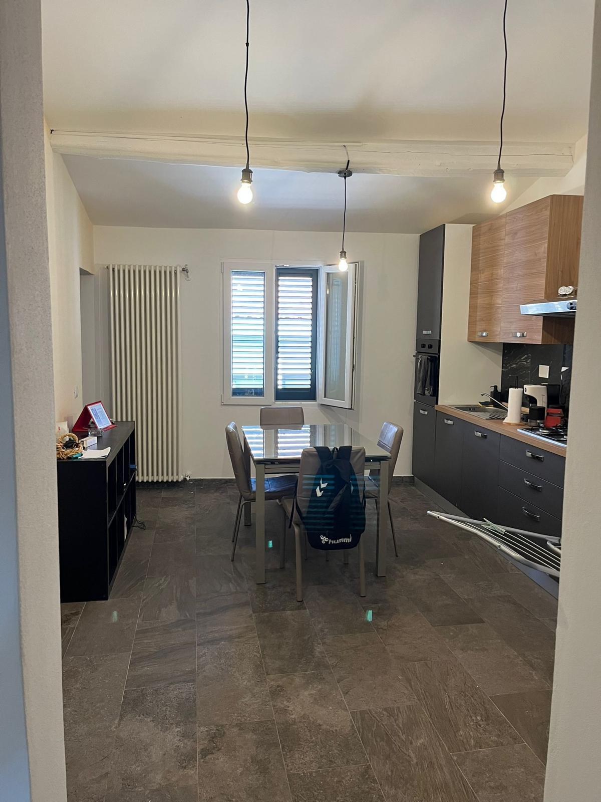 Bilocale arredato in affitto a Cascina