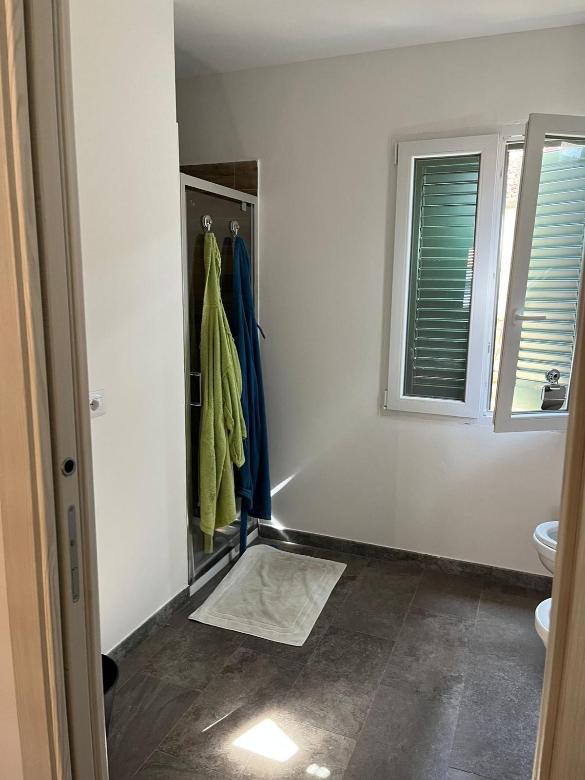 Bilocale arredato in affitto a Cascina