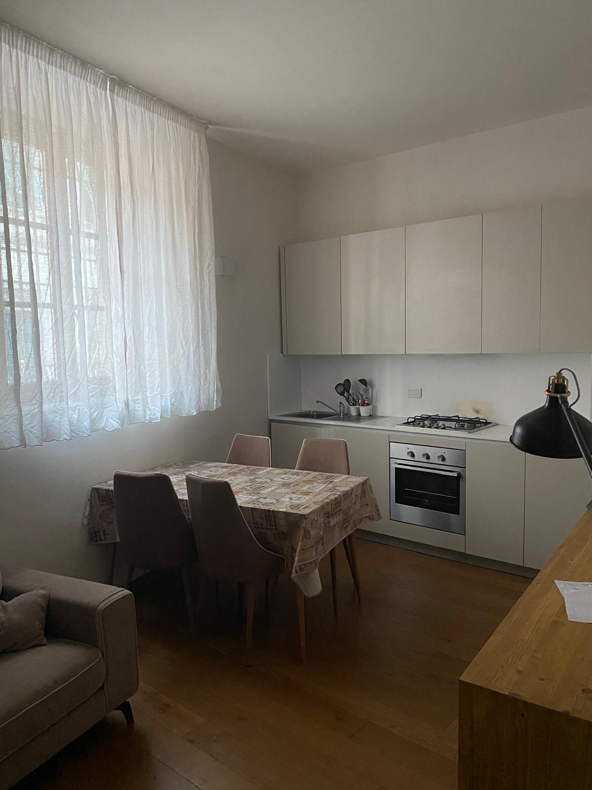 Trilocale arredato in affitto, Pisa santa maria