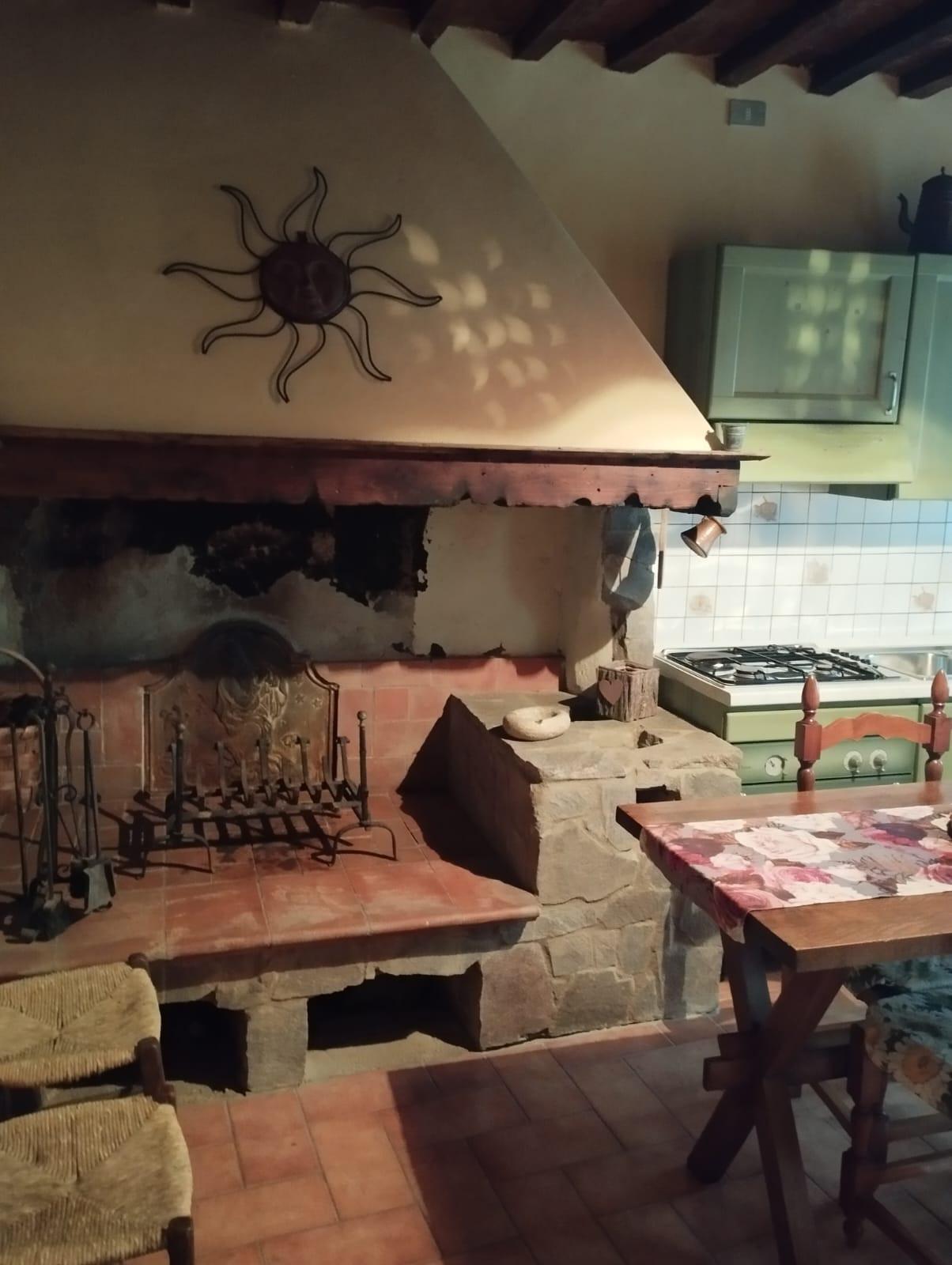 Casa indipendente arredata in affitto a Chianni