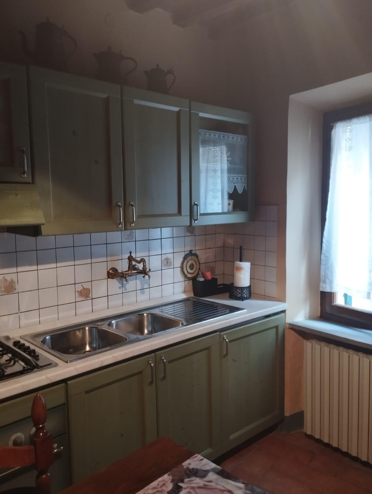 Casa indipendente arredata in affitto a Chianni