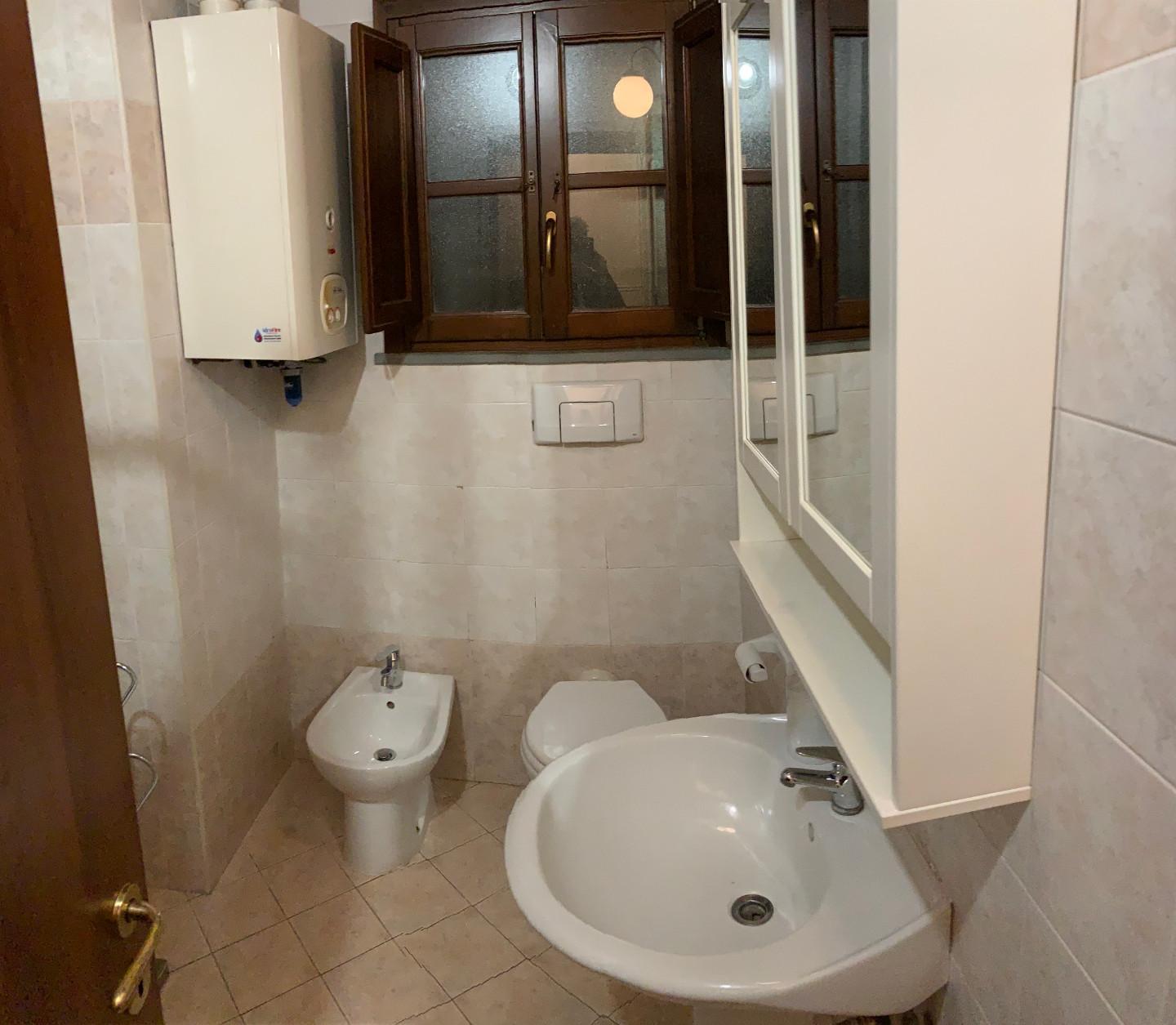 Bilocale arredato in affitto a Cascina