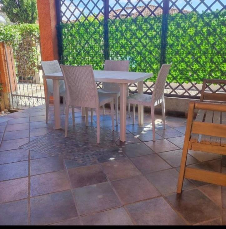 Casa indipendente arredata in affitto, Montignoso cinquale