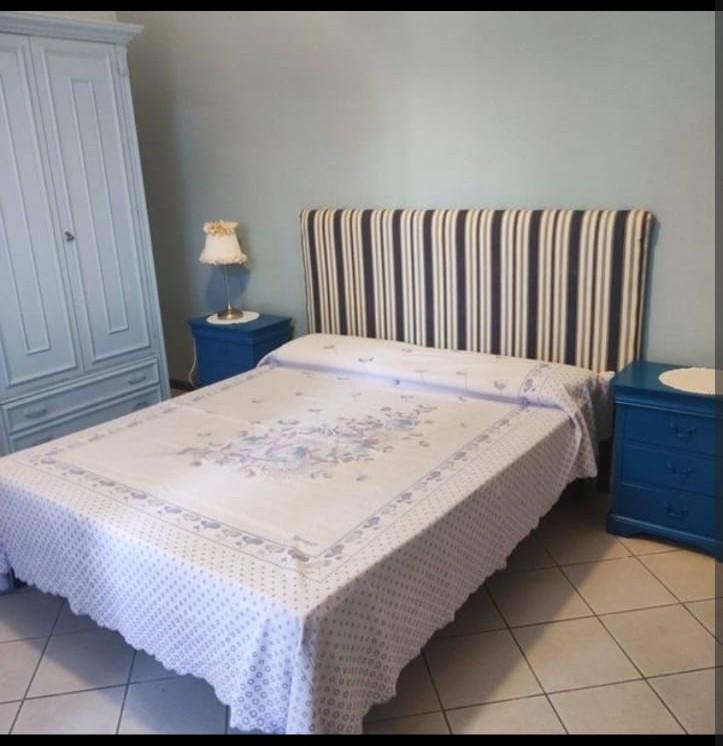 Casa indipendente arredata in affitto, Montignoso cinquale