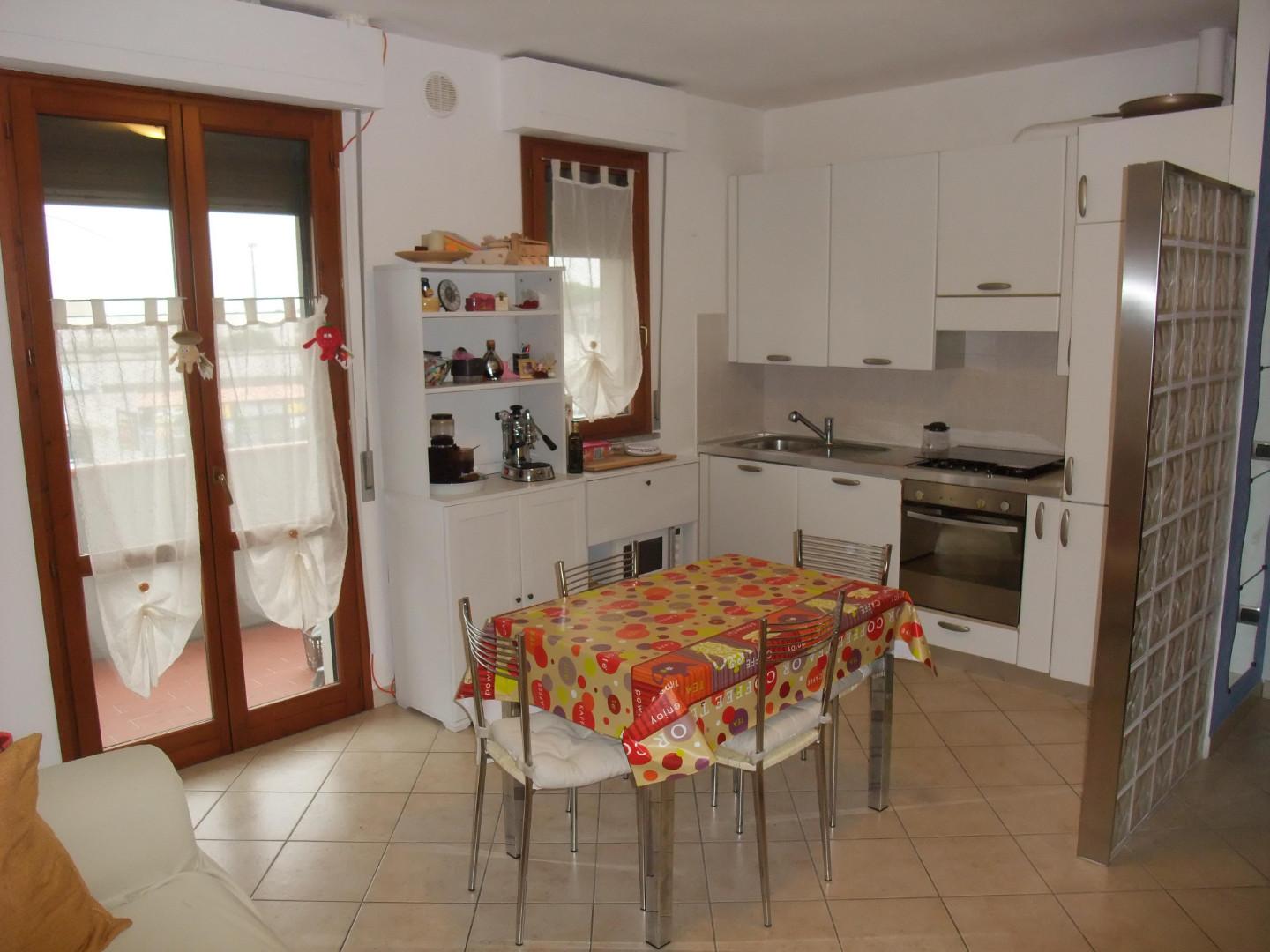 Trilocale arredato in affitto a Cascina