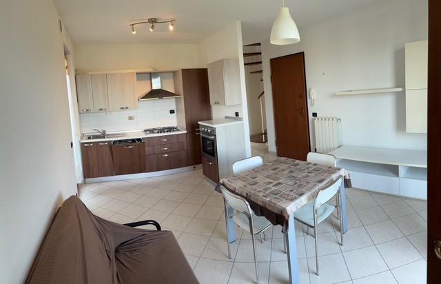 Trilocale arredato in affitto, Lucca sant'anna