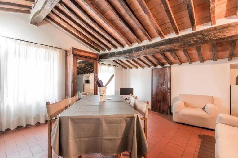 Trilocale arredato in affitto, Lucca santissima annunziata