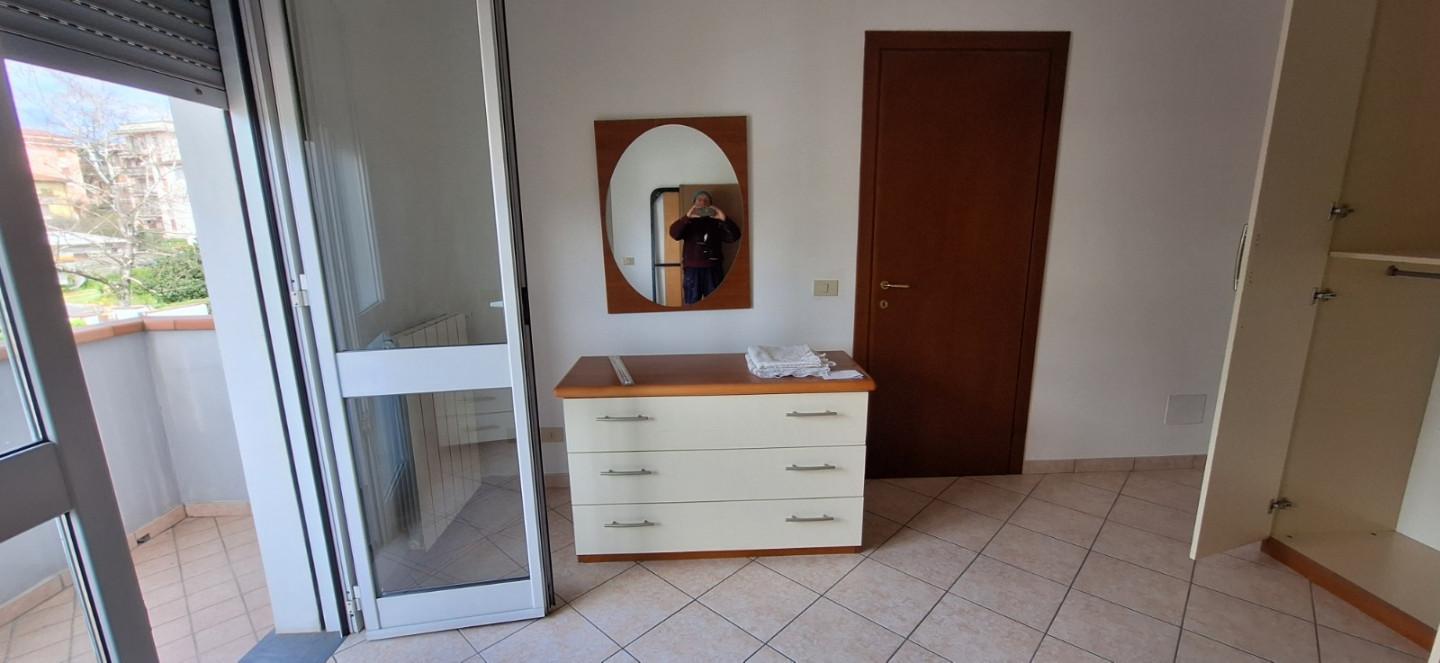 Trilocale arredato in affitto, Lucca sant'anna