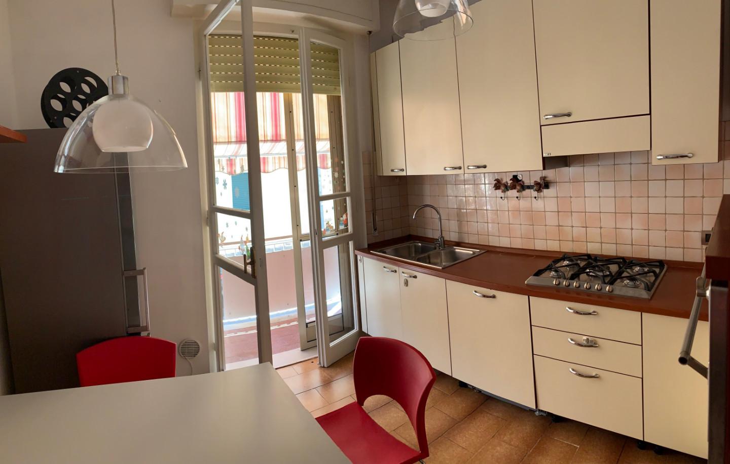 Stanza Singola con terrazzo, Pisa i passi