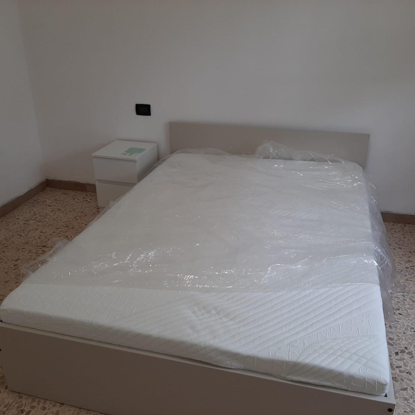 Stanza Singola con terrazzo, Pisa i passi