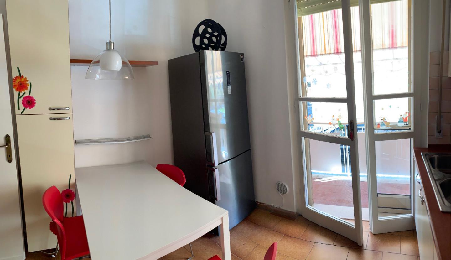 Stanza Singola con terrazzo, Pisa i passi