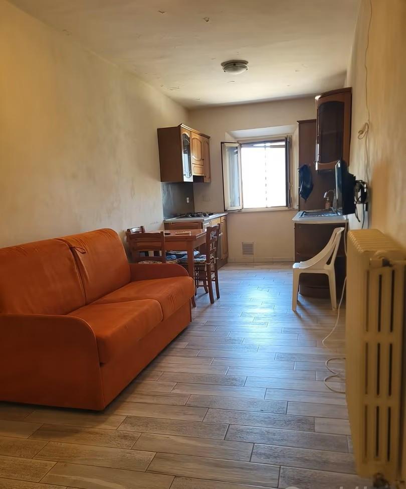 Bilocale arredato in affitto, San Miniato scala