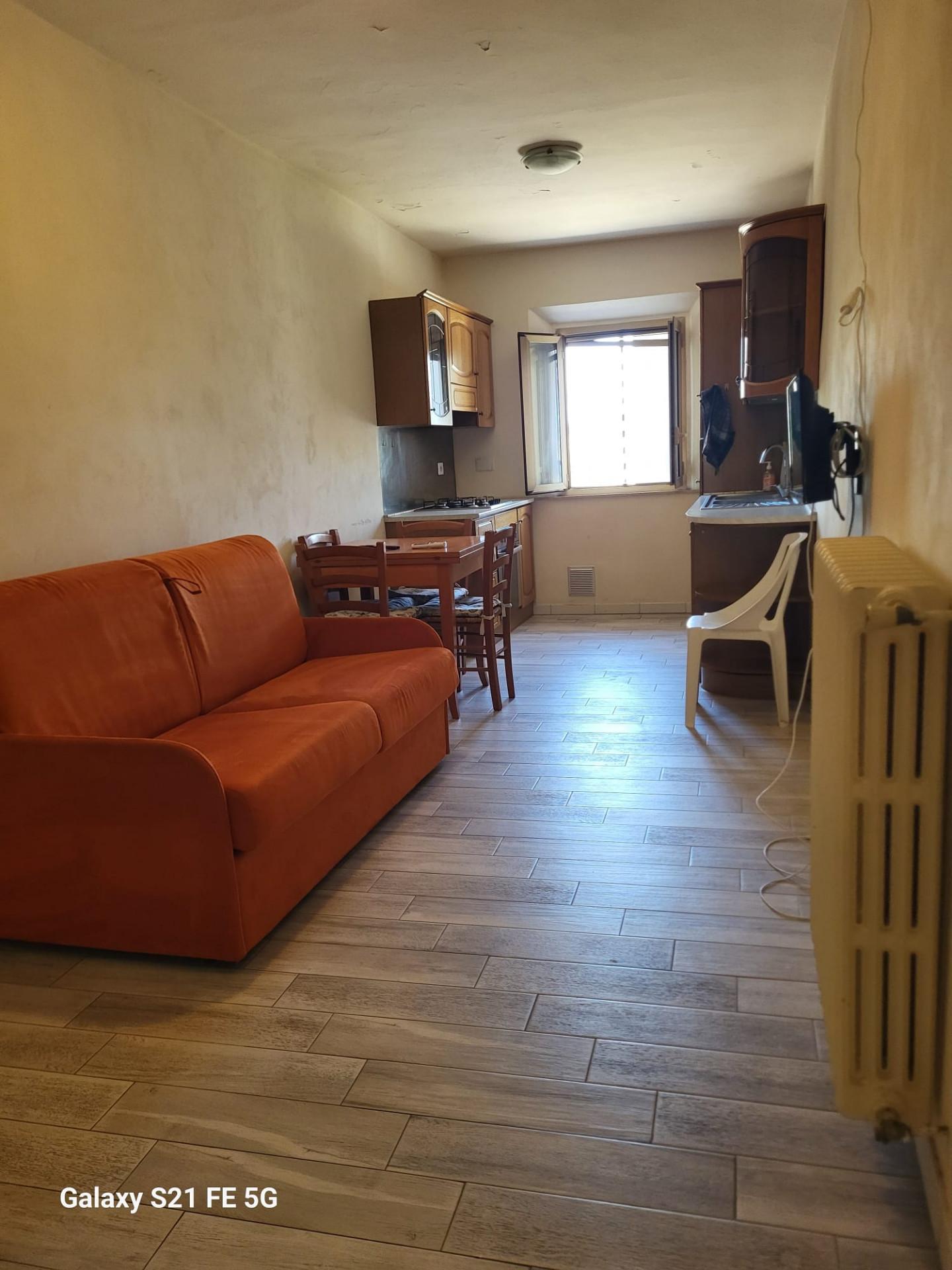 Bilocale arredato in affitto, San Miniato scala