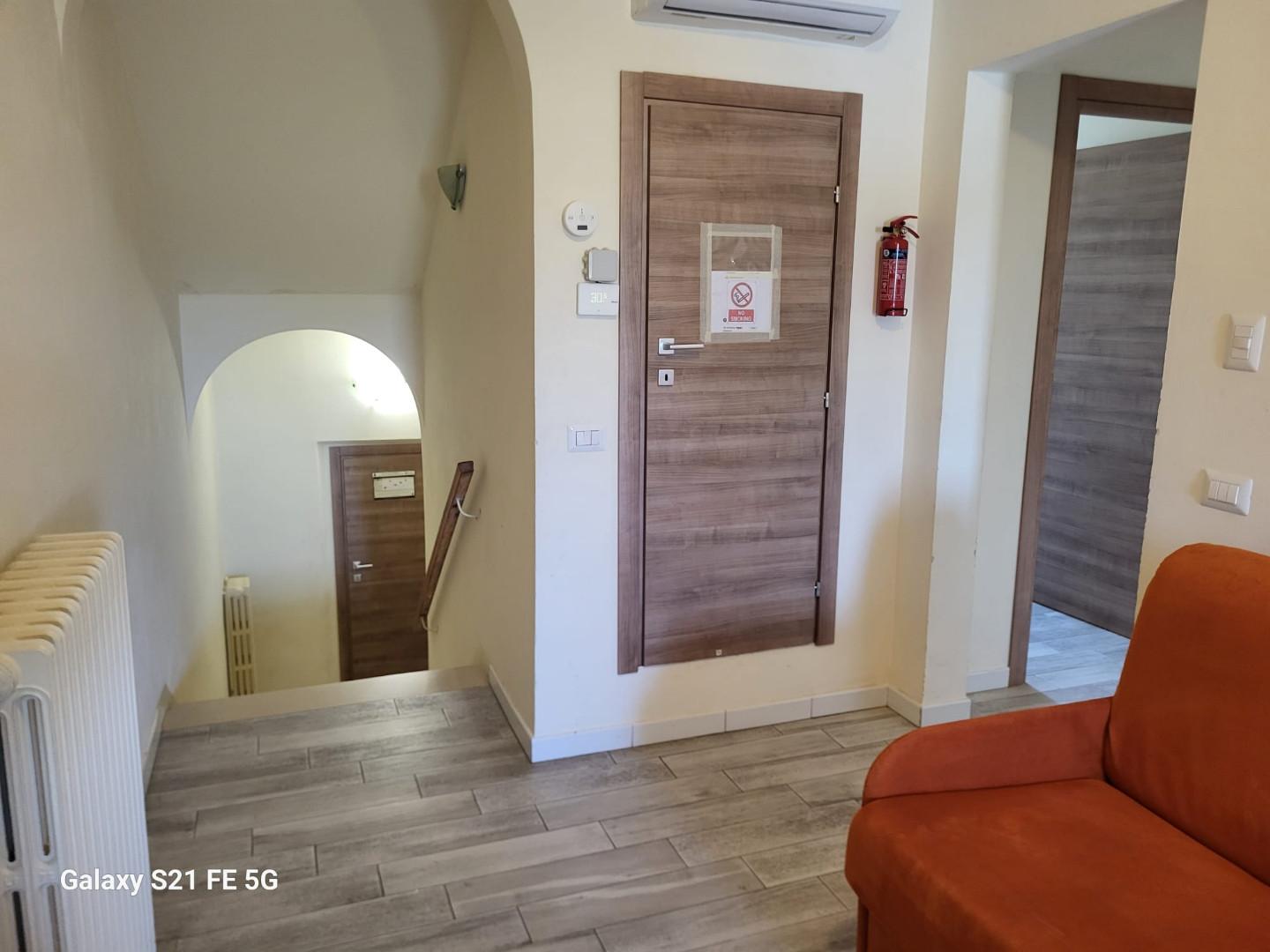 Bilocale arredato in affitto, San Miniato scala