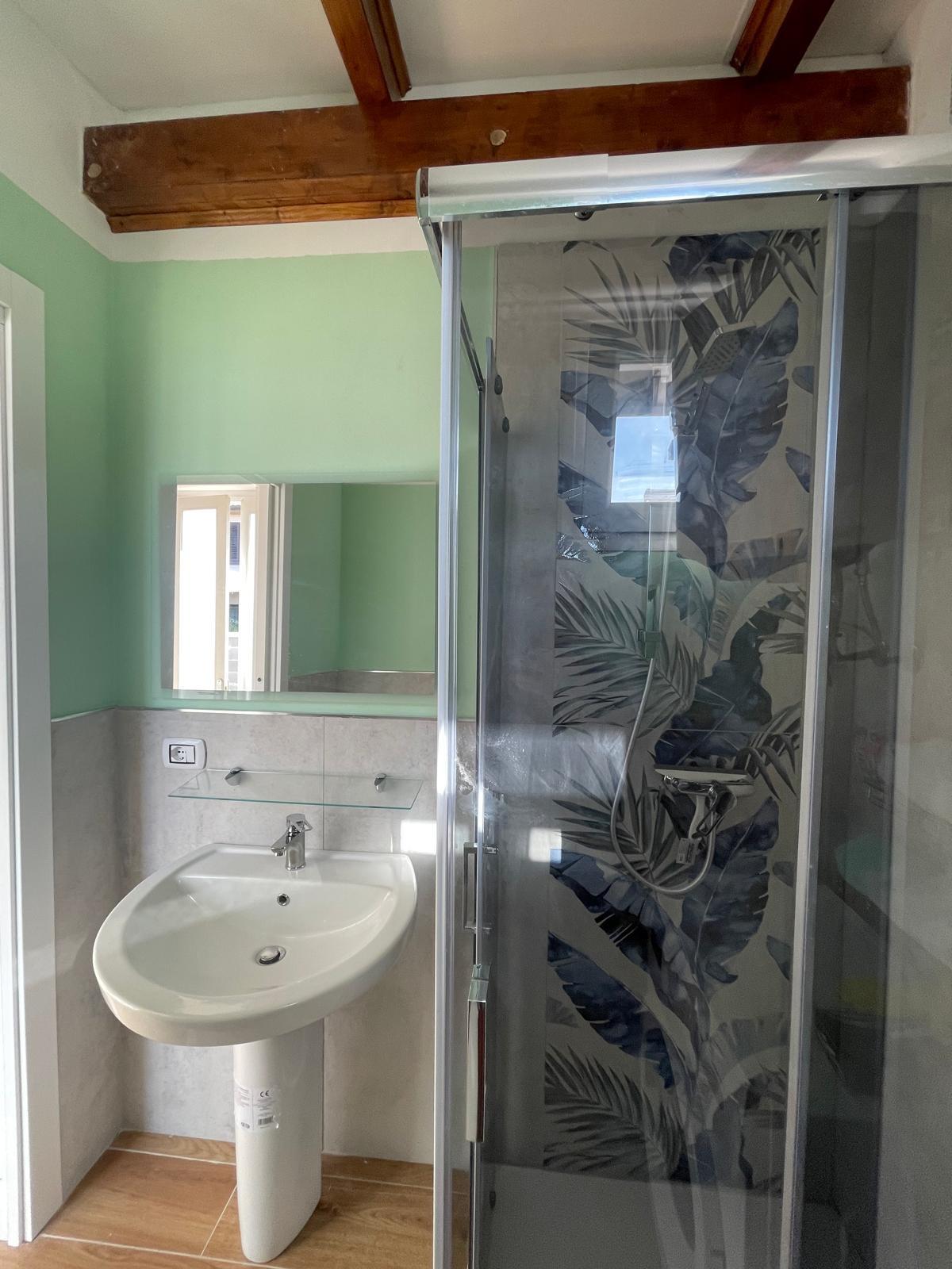 Casa indipendente arredata in affitto a Cascina